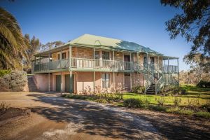 Lindsay House Homestead - Accommodation Find