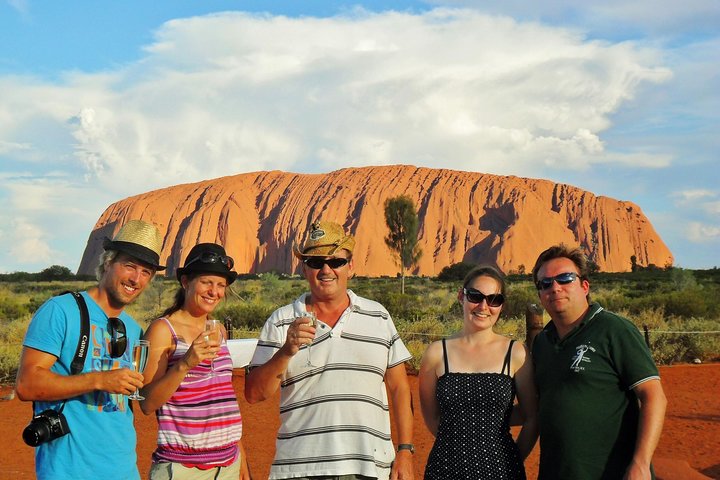 Ayers Rock Day Trip from Alice Springs Including Uluru Kata Tjuta and Sunset BBQ Dinner - Accommodation Find